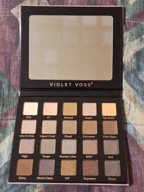 Violet Voss – Taupe Notch Eyeshadow Palette (Neutral Taupes & Shimmers)